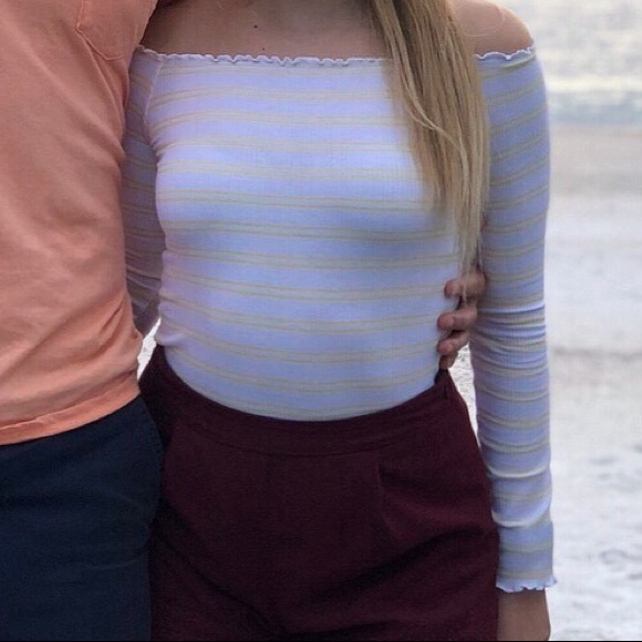 Two off-the-shoulder long sleeve tops from Pacsun - Picture 3 of 4